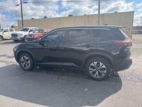 Used 2023 Nissan Rogue SV image 9