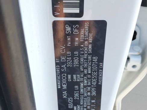 Used 2025 Kia K4 LXS image 32