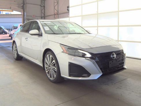 Used 2024 Nissan Altima 2.5 SL AWD/4WD image 4