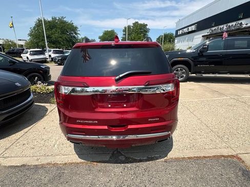 Used 2023 GMC Acadia Denali w/ Denali Ultimate Package AWD/4WD image 5