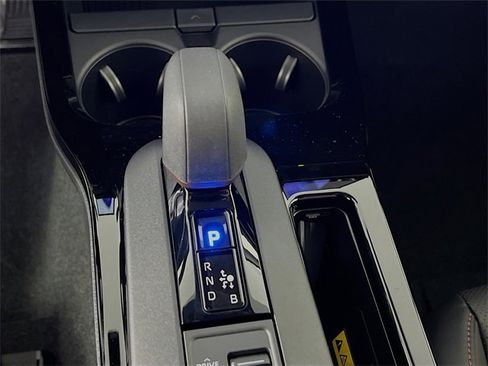 New 2025 Toyota Prius Plug-In Hybrid image 21