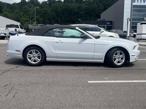 Used 2014 Ford Mustang Convertible RWD image 2