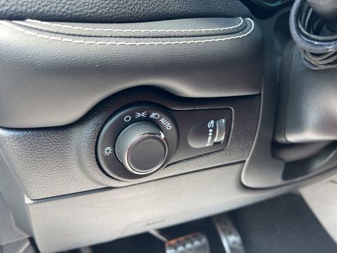 Used 2021 Dodge Durango SRT Hellcat w/ Technology Group AWD/4WD image 19