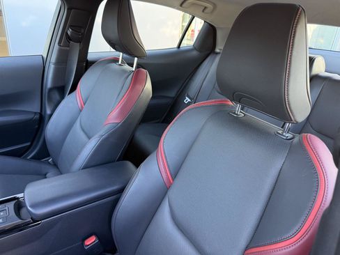 Used 2024 Toyota Prius Prime Premium FWD image 11
