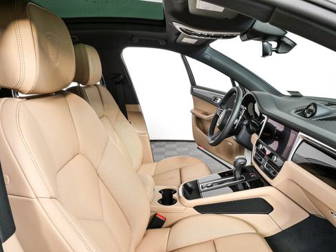 New 2026 Porsche Macan AWD/4WD image 25