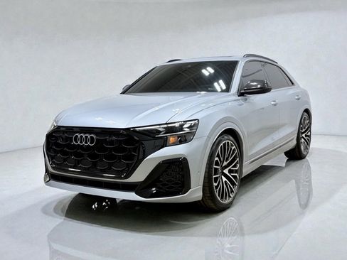 Used 2024 Audi SQ8 Prestige w/ Prestige Package image 18