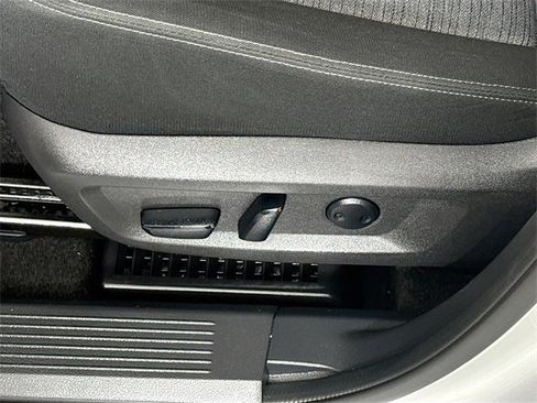 Certified 2023 Nissan Rogue SV image 12