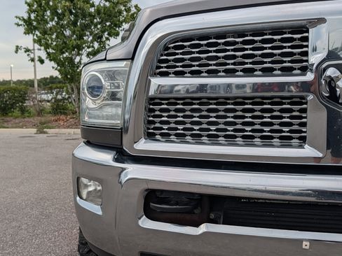Used 2015 RAM 3500 Laramie w/ Convenience Group AWD/4WD image 9