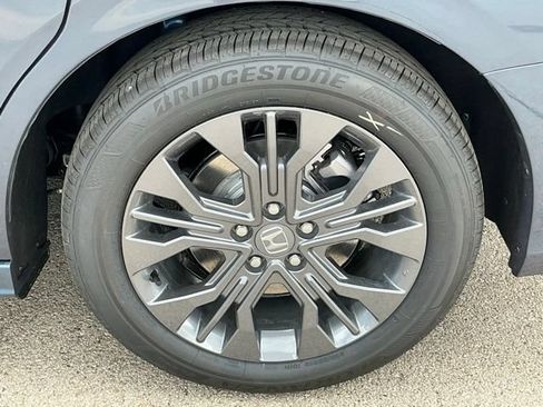 New 2026 Honda Odyssey Touring image 5
