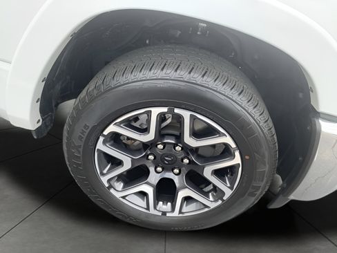 Used 2025 RAM 1500 Laramie w/ Advanced Safety Group II AWD/4WD image 16