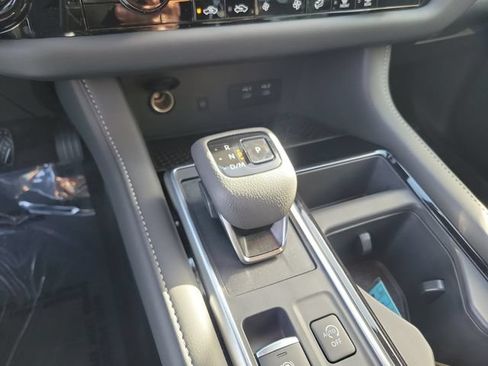 New 2026 Nissan Pathfinder SL FWD image 31