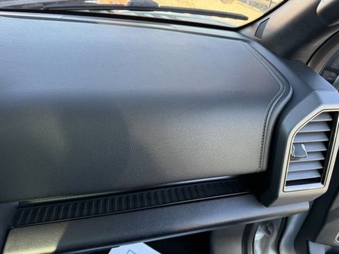 Used 2017 Ford F150 Raptor w/ Equipment Group 802A Luxury image 10