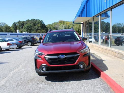 Used 2023 Subaru Outback Premium image 2