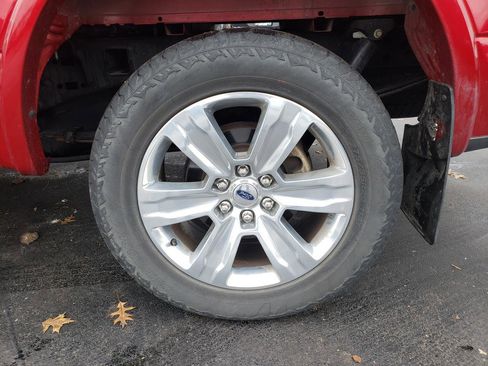 Used 2019 Ford F150 Platinum w/ Equipment Group 701A Luxury image 22