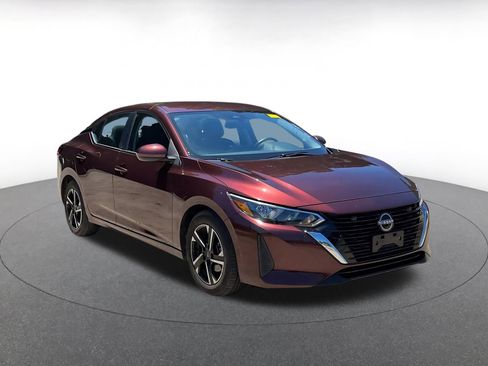 Used 2025 Nissan Sentra SV FWD image 2