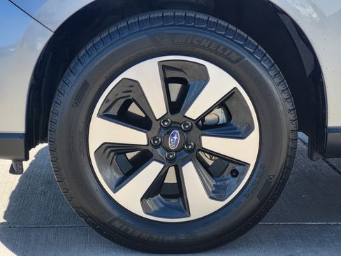 Used 2017 Subaru Forester 2.5i Limited image 10