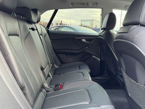 Used 2022 Audi Q8 Premium w/ Convenience Package image 25