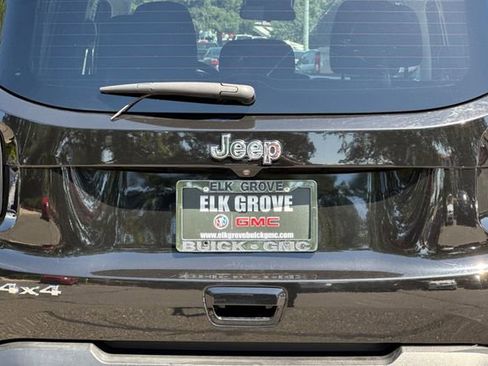 Used 2023 Jeep Renegade Latitude AWD/4WD image 49