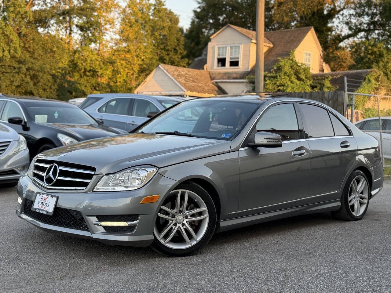 Used 2012 Mercedes-Benz C 300 4MATIC Sedan image 2