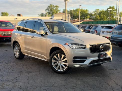 Used 2016 Volvo XC90 T6 Momentum w/ Momentum Plus Package AWD/4WD image 3