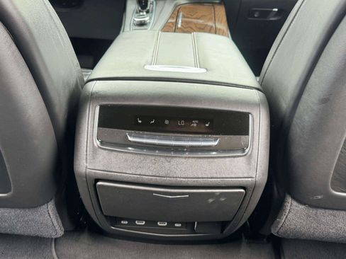 Used 2021 Cadillac Escalade ESV Premium Luxury Platinum AWD/4WD image 44