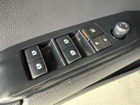 Used 2019 Toyota Camry XSE FWD image 23