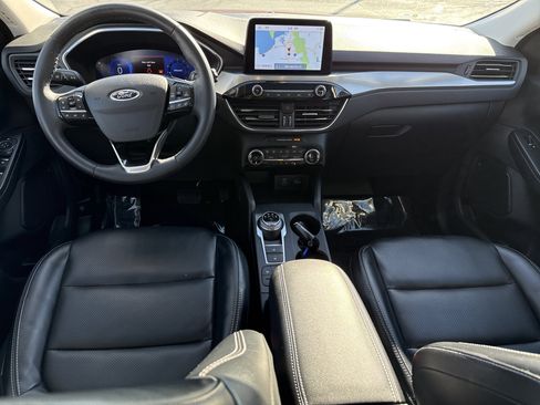 Certified 2022 Ford Escape Titanium image 22