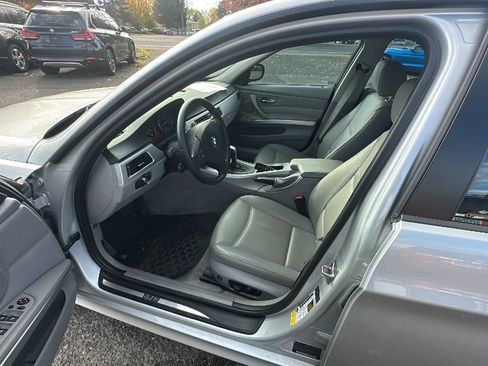 Used 2011 BMW 328i xDrive Sedan AWD/4WD image 8