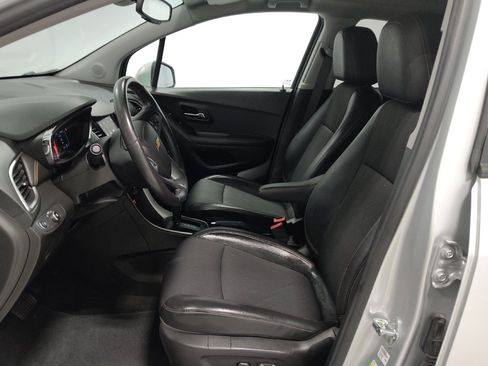 Used 2022 Chevrolet Trax LT w/ Sport Edition AWD/4WD image 17