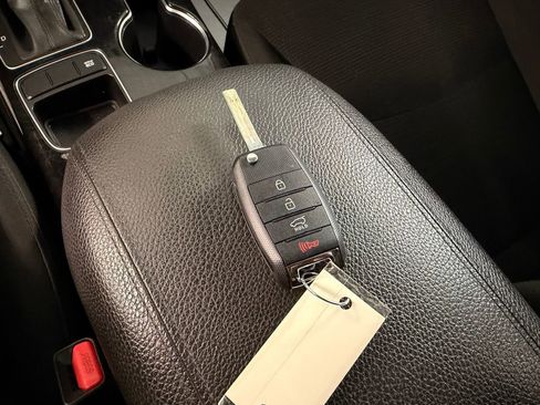 Used 2014 Kia Sorento LX image 24