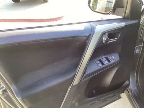 Used 2015 Toyota RAV4 XLE FWD image 16