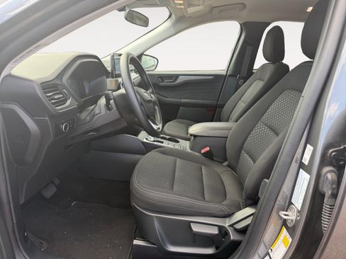 Used 2025 Ford Escape Active AWD/4WD image 9