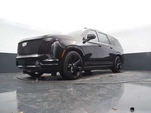 Certified 2025 Cadillac Escalade ESV Sport Platinum image 56