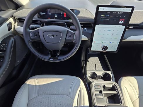 Used 2025 Ford Mustang Mach-E Premium image 25