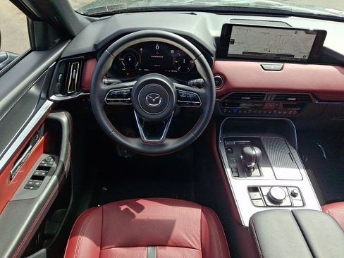 Certified 2025 MAZDA CX-70 Plug-In Hybrid w/ Premium Plus AWD/4WD image 13