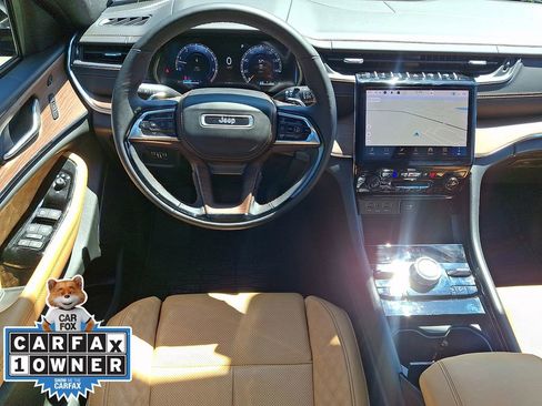 Used 2025 Jeep Grand Cherokee Summit AWD/4WD image 12