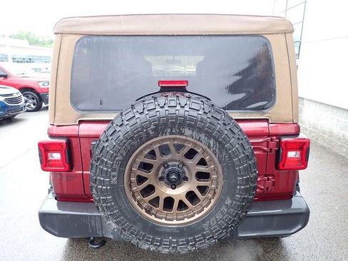 Used 2021 Jeep Wrangler Unlimited Sahara w/ LED Lighting Group AWD/4WD image 3