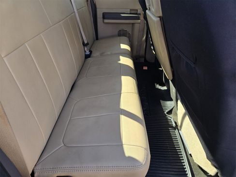 Used 2011 Ford F250 Lariat w/ Lariat Interior Pkg image 29