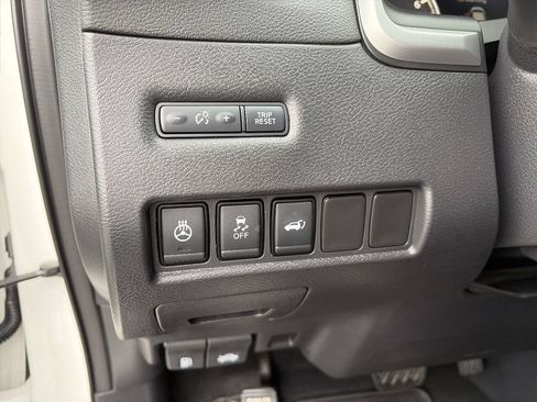 Used 2019 Nissan Murano SV AWD/4WD image 41