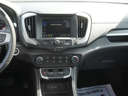 Used 2024 GMC Terrain SLE AWD/4WD image 16