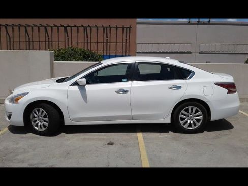 Used 2015 Nissan Altima 2.5 S w/ Power Driver Seat Package image 4