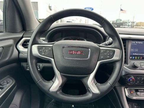 Used 2023 GMC Acadia SLT image 24