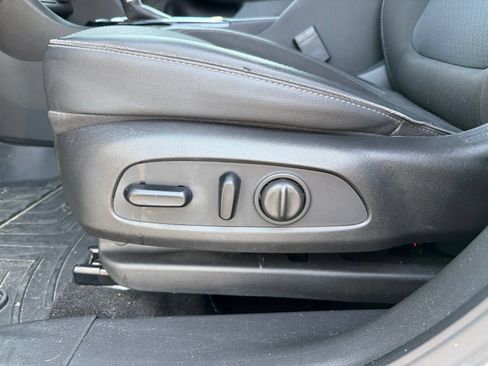 Used 2022 Buick Encore GX Preferred w/ Cold Weather Comfort Package AWD/4WD image 12