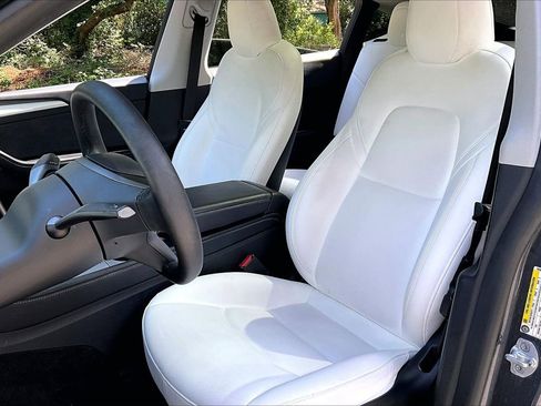 Used 2023 Tesla Model Y Long Range AWD/4WD image 17