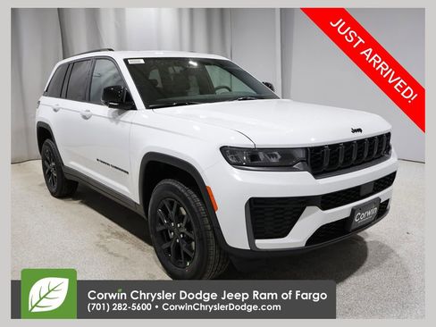 New 2026 Jeep Grand Cherokee Laredo image 1