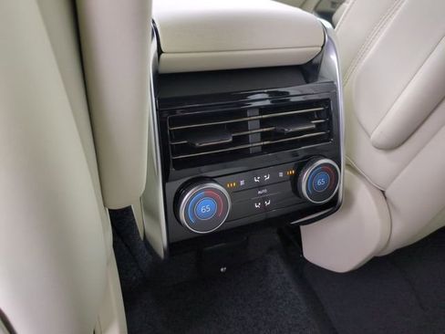 New 2026 Land Rover Range Rover SE AWD/4WD image 13