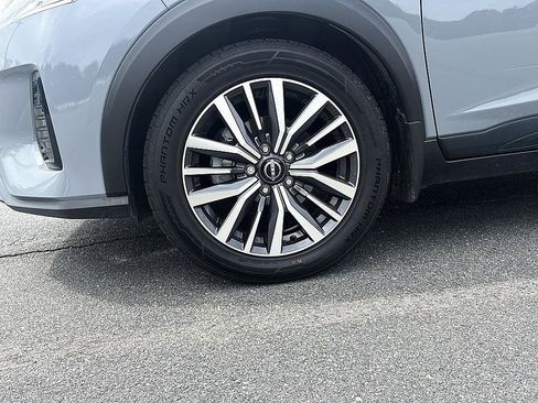 Certified 2024 Nissan Kicks SV FWD image 9