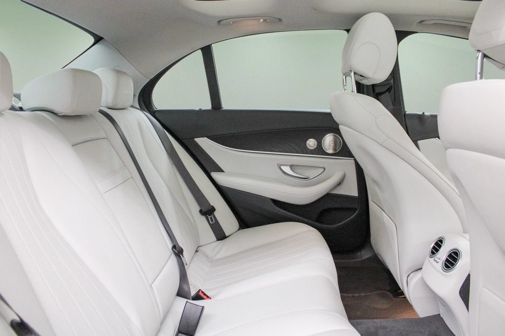 Used 2023 Mercedes-Benz E 450 4MATIC Sedan image 27