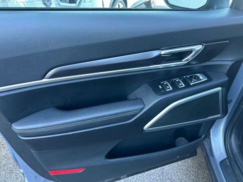 Used 2023 Kia Telluride S image 9