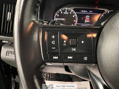 Used 2025 Nissan Pathfinder SV FWD image 46